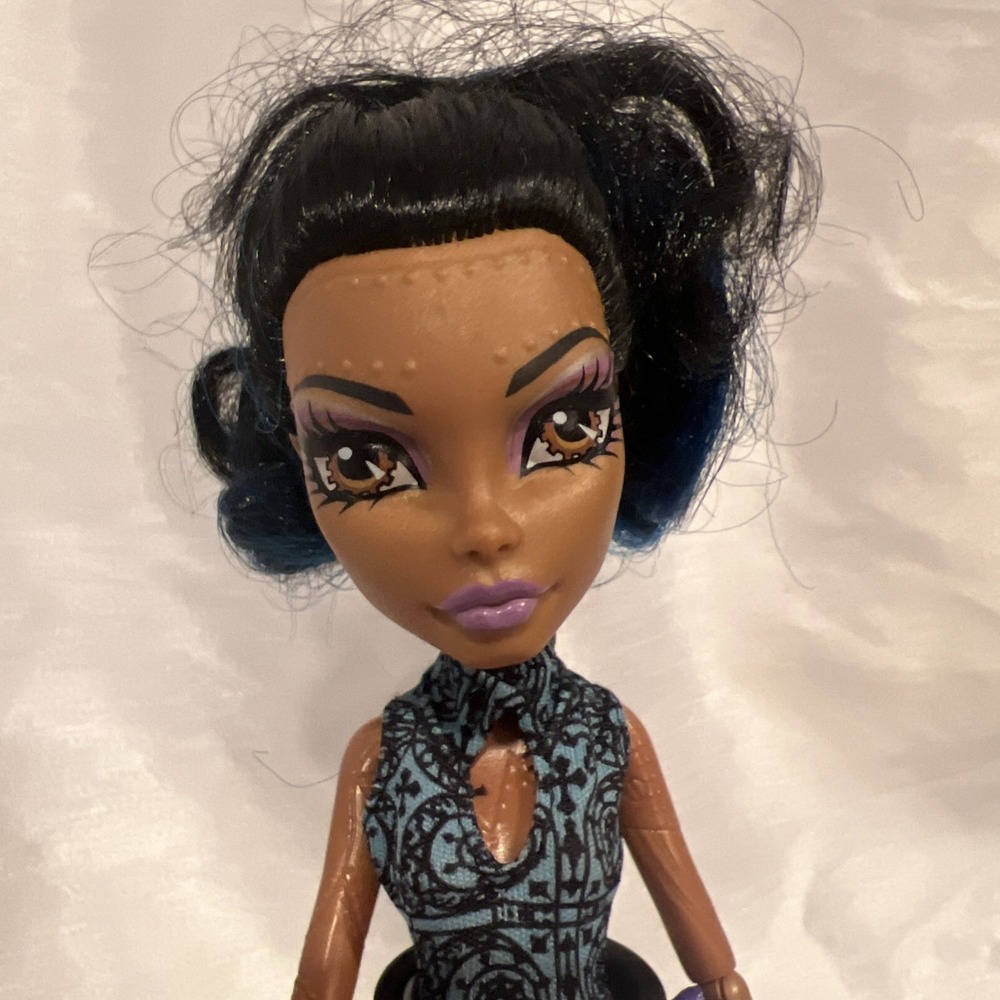 2011- Mattel -‎ Monster High Dance Class Robecca Steam - Picture 2 of 15